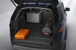 Land Rover Discovery Commercial